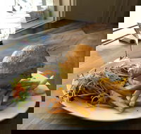 Bowning Hotel Dining - Sunshine Coast Tourism