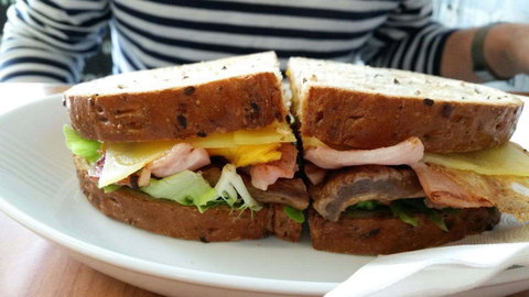 Cafe Twist - Holiday Sunshine Coast 0