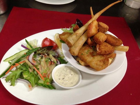 Centenary Tavern - Holiday Sunshine Coast 0