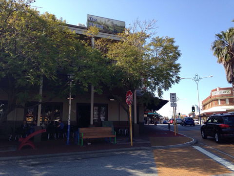 Defectors Bar - Holiday Sunshine Coast 0