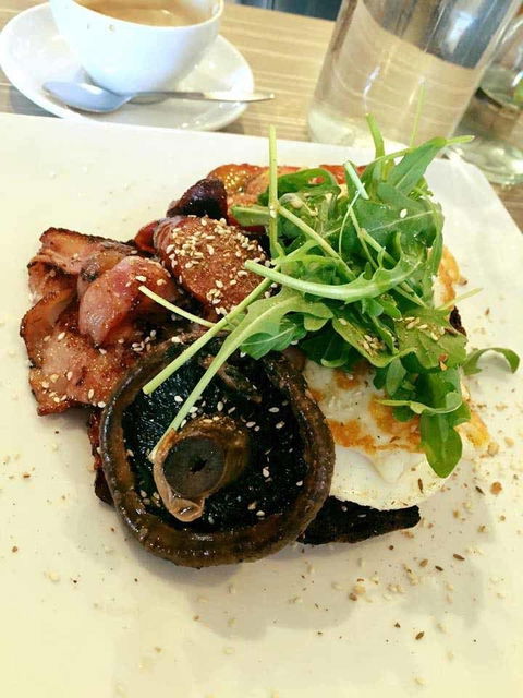 GG's Cafe Dulwich - Holiday Sunshine Coast 0
