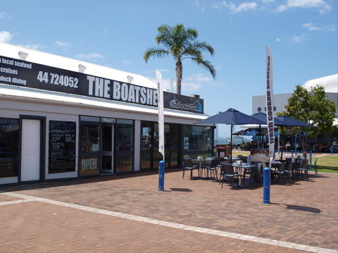 The Boatshed: Batemans Bay - Holiday Sunshine Coast 1