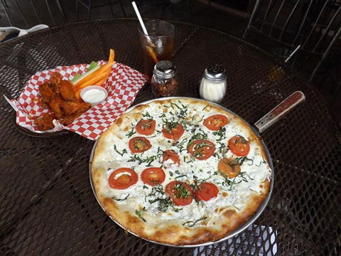 Al Capone's Pizzeria - Keilor East - Holiday Sunshine Coast 0