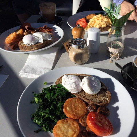 Blackfish Cafe & Grill - Holiday Sunshine Coast 0