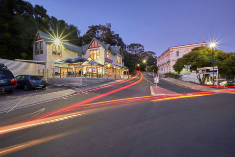 Bushman's - Holiday Sunshine Coast 0