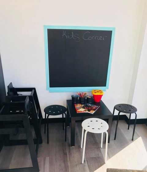 Gold Leaf Coffee Shop - Holiday Sunshine Coast 0