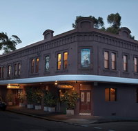 Royal Oak Hotel - Holiday Sunshine Coast