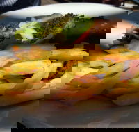 St Andrews Hotel - Holiday Sunshine Coast