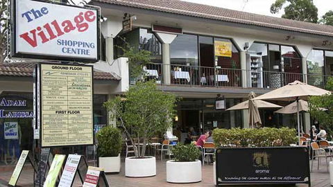 Delhi Hutt - Holiday Sunshine Coast 0