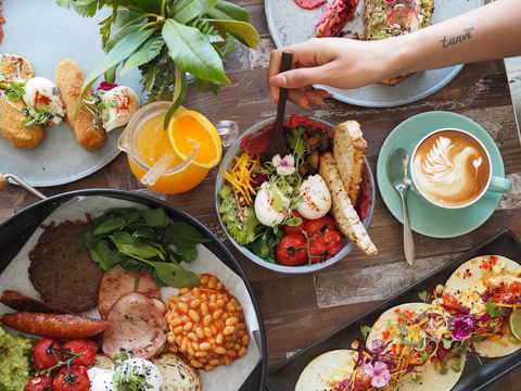 Flour & Fern - Holiday Sunshine Coast 0