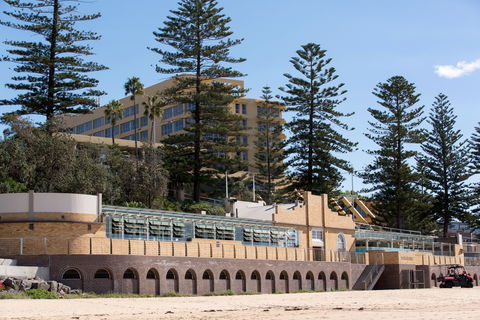 Northbeach Pavilion Pizza Restaurant, Bar And Kiosk - Holiday Sunshine Coast 1