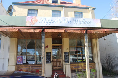 Poppies On Wallace - Sunshine Coast Tourism 1