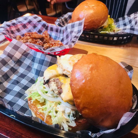 Burger Bliss - Sunshine Coast Tourism 0