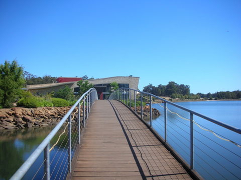 Knotting Hill Estate - Holiday Sunshine Coast 0