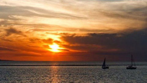 La Beach Restaurant - Sunshine Coast Tourism 0