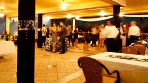 La Beach Restaurant - Sunshine Coast Tourism 2