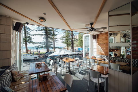 Manly Wine - The Sebel Manly Beach - Sunshine Coast Tourism 0