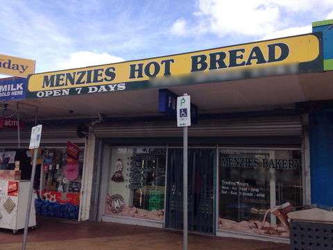 Menzies Hot Bread - Sunshine Coast Tourism 0