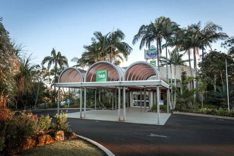 Sports Club Bistro - Lismore Workers Sports Club - Sunshine Coast Tourism 0