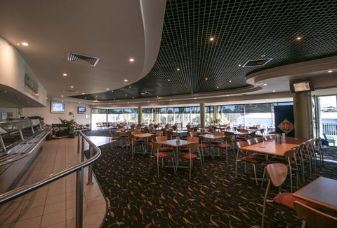 Sports Club Bistro - Lismore Workers Sports Club - Sunshine Coast Tourism 1