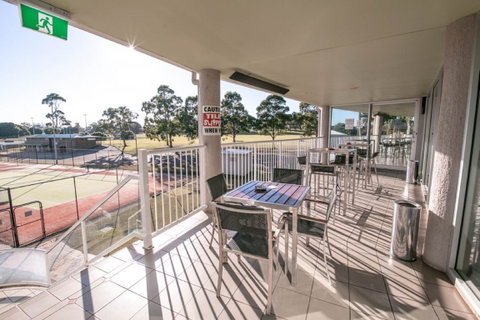 Sports Club Bistro - Lismore Workers Sports Club - Sunshine Coast Tourism 2