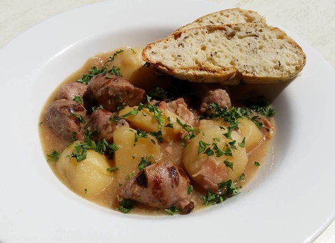 The Lion Richlands - Holiday Sunshine Coast 0