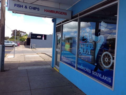 T.J's Blue Sea Fish Shop - Holiday Sunshine Coast 0
