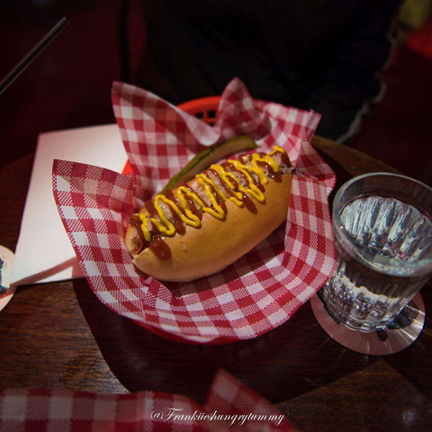 Uncle Kurts - Holiday Sunshine Coast 0