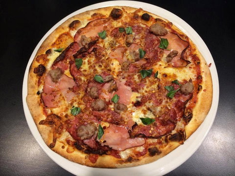 11 Inch Pizza Docklands - Holiday Sunshine Coast 0