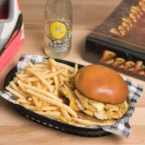4 Ounces Burger Co - Alexandria - Holiday Sunshine Coast 0