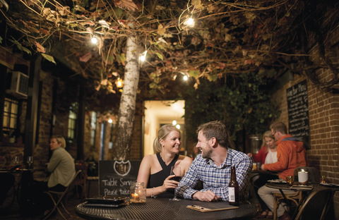 Alby & Esther's - Holiday Sunshine Coast 1