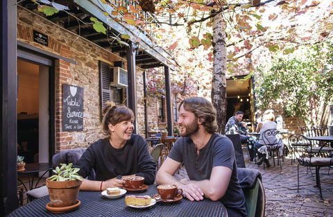 Alby & Esther's - Holiday Sunshine Coast 2