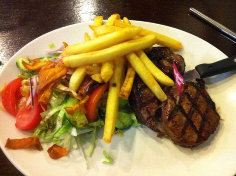 Central Cafe Queanbeyan - Holiday Sunshine Coast 0