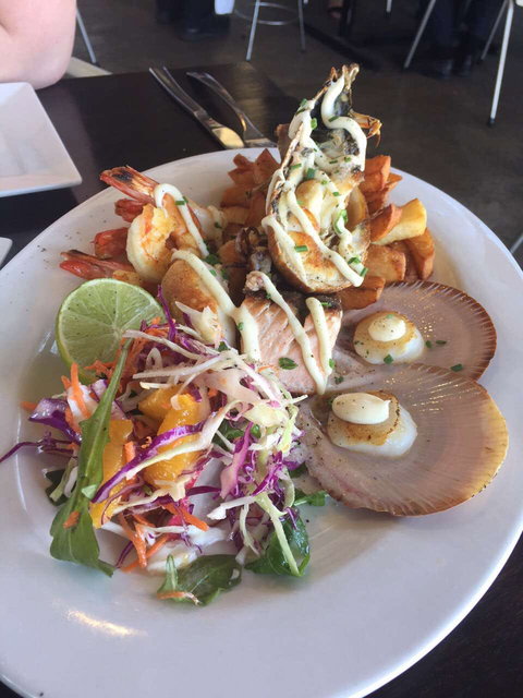 Fish On Parkyn - Holiday Sunshine Coast 0