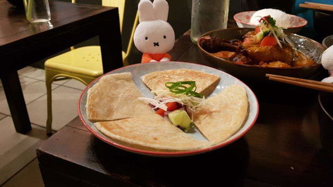 Khluk Street Food - Holiday Sunshine Coast 0