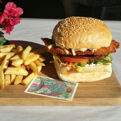 Out Of The Blue - Holiday Sunshine Coast 0