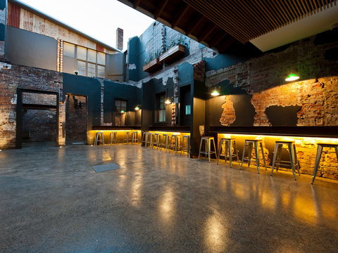 Royal Hotel Queanbeyan - Sunshine Coast Tourism 1