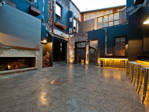 Royal Hotel Queanbeyan - Sunshine Coast Tourism 2