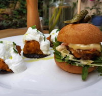 Saint Laura Cafe - Holiday Sunshine Coast