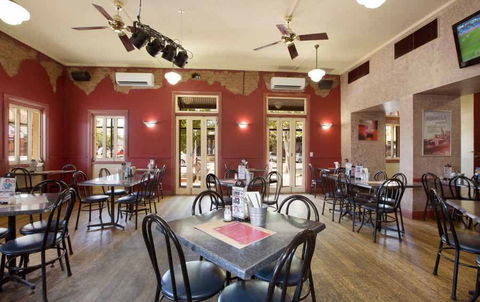 Standard Dave Pizza - Sunshine Coast Tourism 0