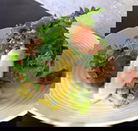 The Little Banksia - Holiday Sunshine Coast