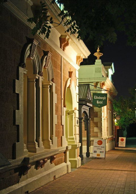 Edinburgh Hotel And Cellars - Holiday Sunshine Coast 12