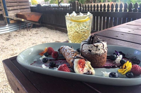 Mama Papa - Holiday Sunshine Coast 13