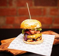 Meat in the Middle - Sunshine Coast Tourism