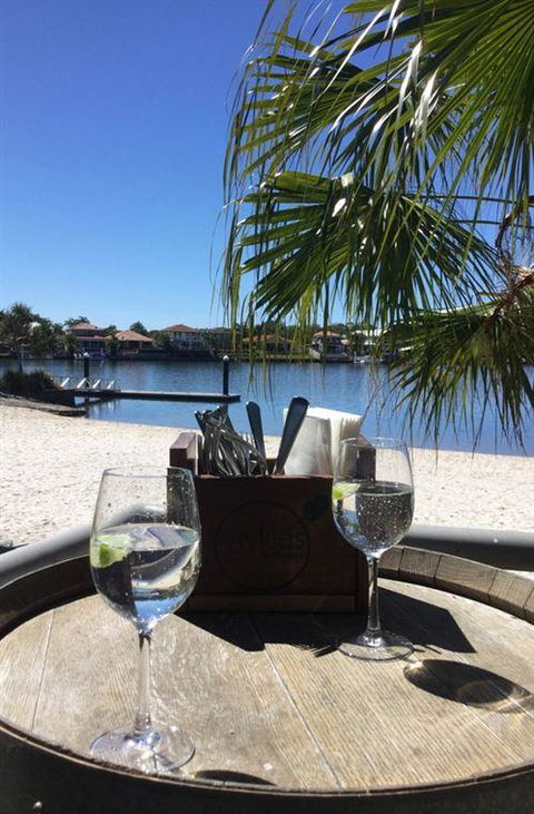 Mykies By The Bay - Holiday Sunshine Coast 4