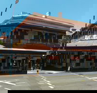 The Lion Hotel - Sunshine Coast Tourism