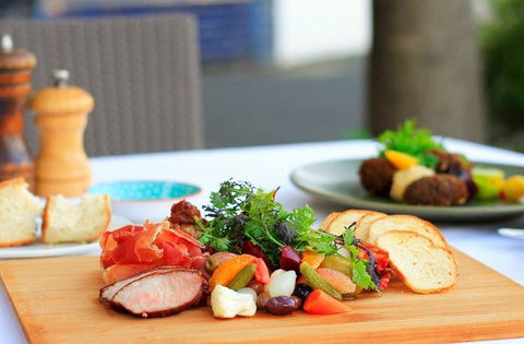 42 Cafe & Bar - Holiday Sunshine Coast 16