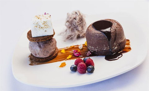 L' Aqua Restaurant - Holiday Sunshine Coast 5