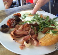 Cafe La Mer - Holiday Sunshine Coast