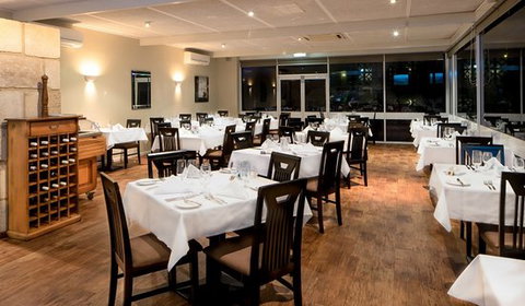 The Emerald Room - Holiday Sunshine Coast 0